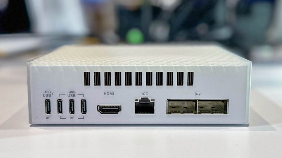 El Ascent GX10 obtiene su propia sesión de fotos en GTC 2025, ya que el rival DGX Spark de Asus llama la atención