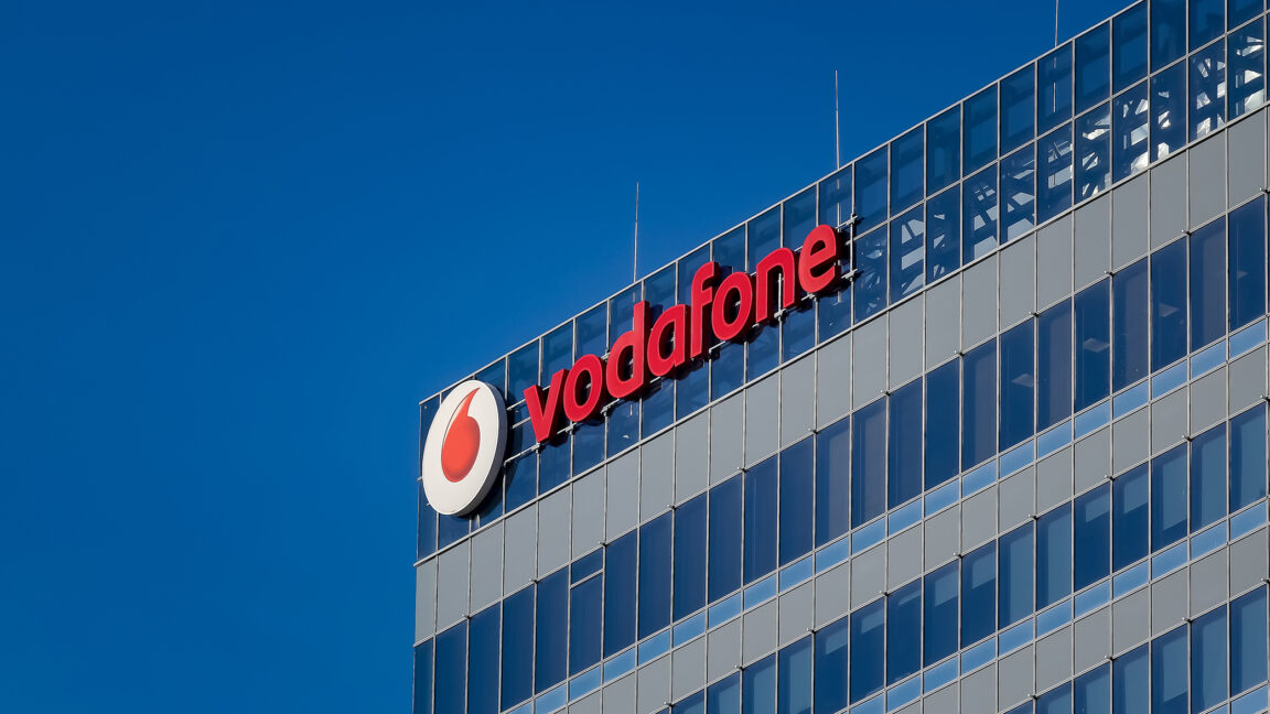 Telecom les dice a los empleados que no recibirán bonificaciones si no siguen la política de RTO