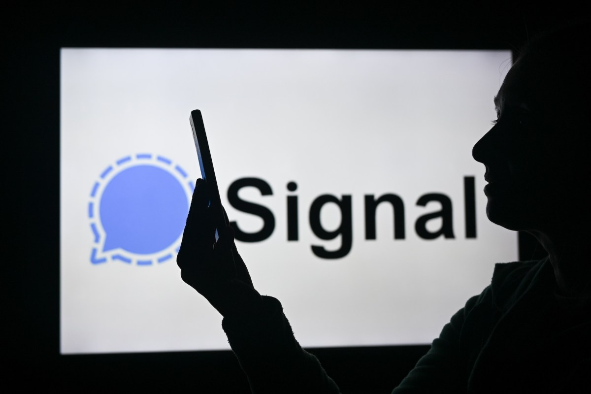 Según los informes, la Casa Blanca culpa al contacto con el iPhone con sugerencias automáticas por el escándalo de la señal
