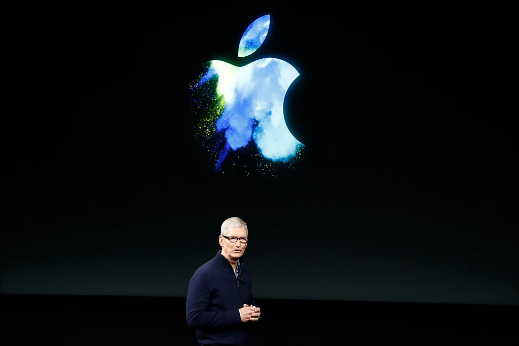 A pesar de pagar $ 900 millones en tarifas, Tim Cook de Apple no anuncia aumentos de precios, todavía