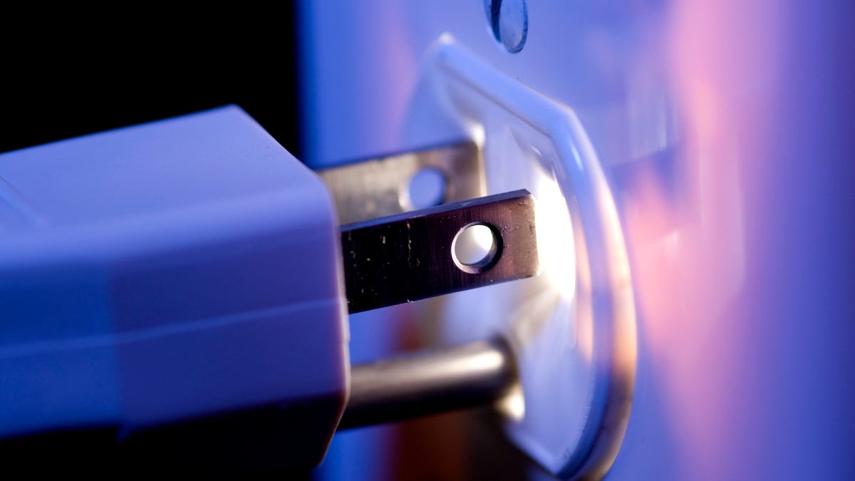 ¿Qué son los puntos de venta de GFCI? 6 artículos domésticos comunes que nunca debe conectarse a uno