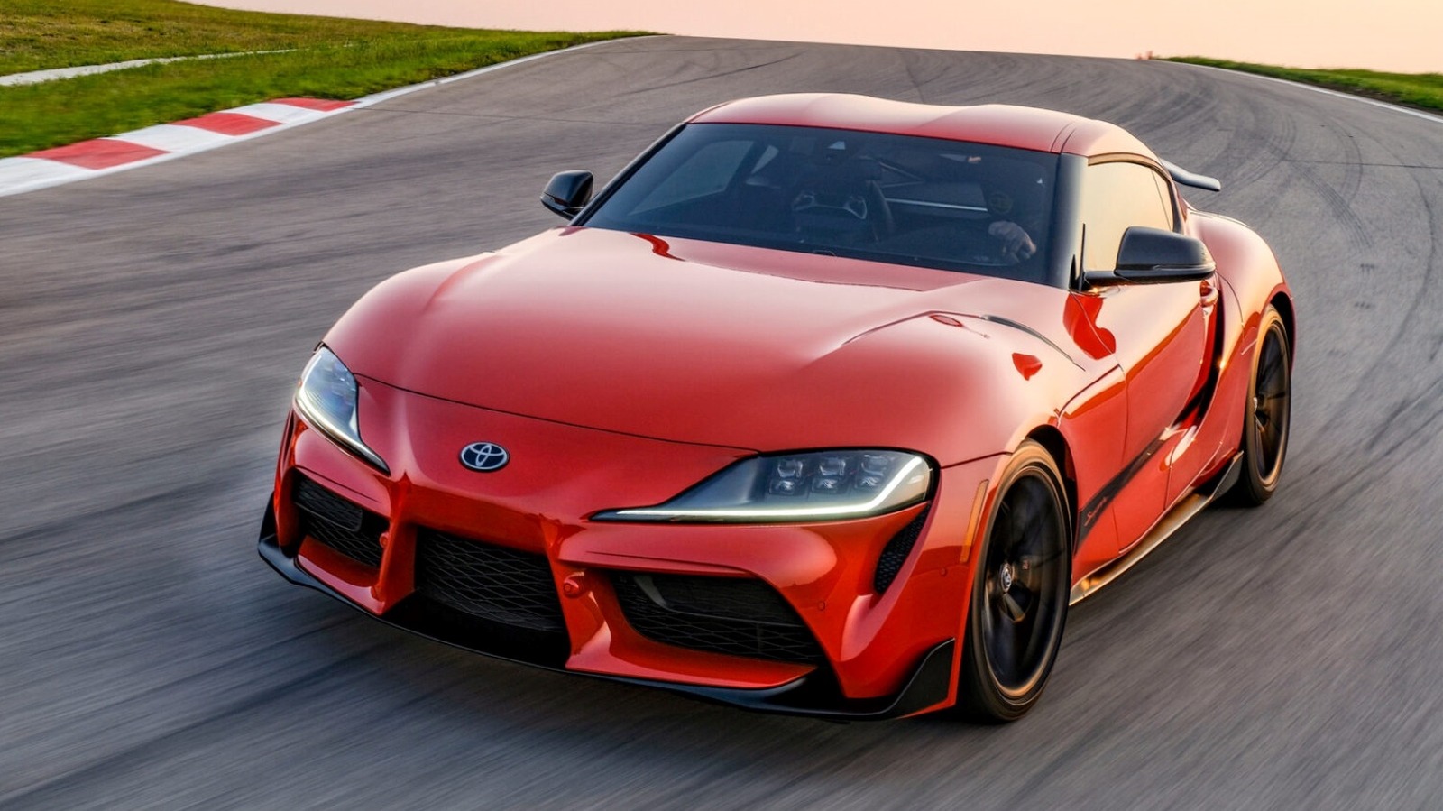 8 Toyotas que tienen impresionantes velocidades de cuartos de milla