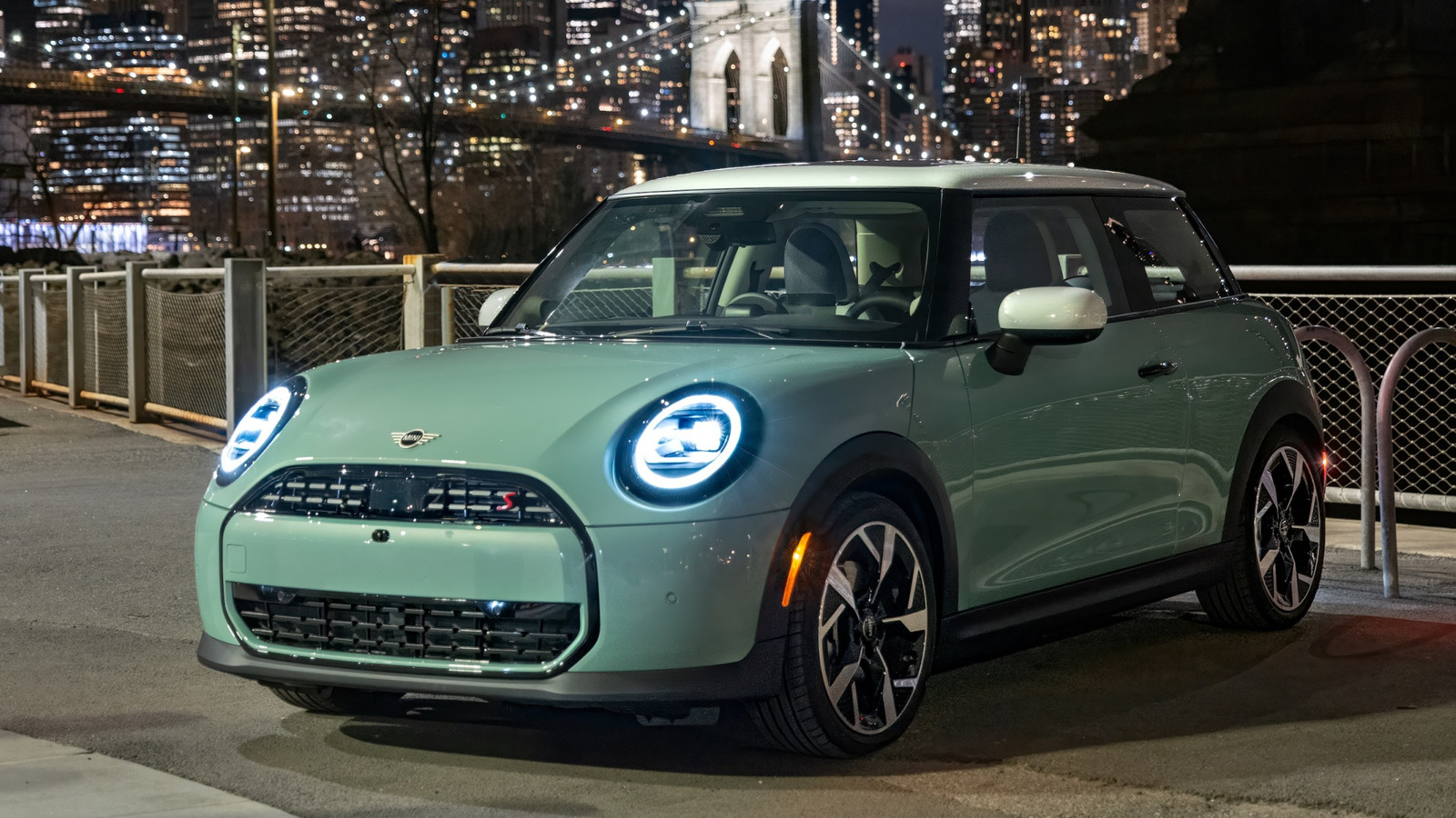¿Qué significan las luces de su Mini Cooper Dashboard?