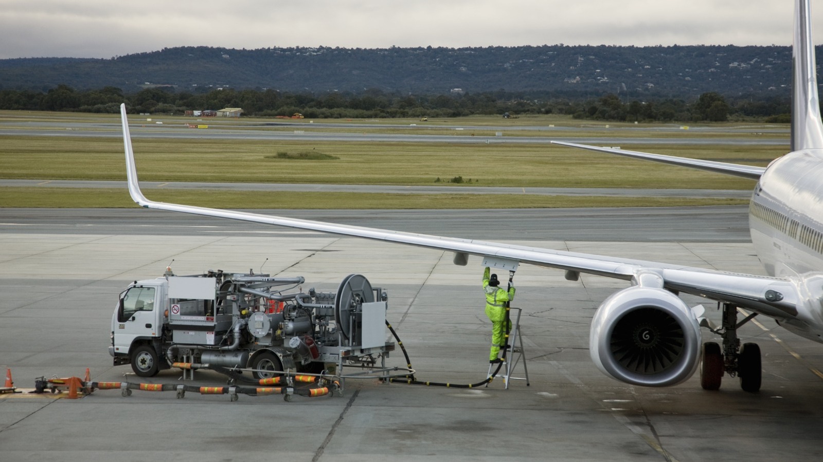 ¿Qué tipo de MPG obtiene un avión comercial?