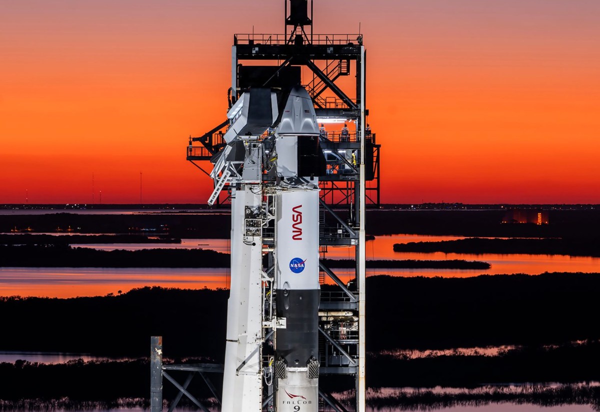 SpaceX lanza astronautas para el tan esperado intercambio de la tripulación de la estación espacial internacional