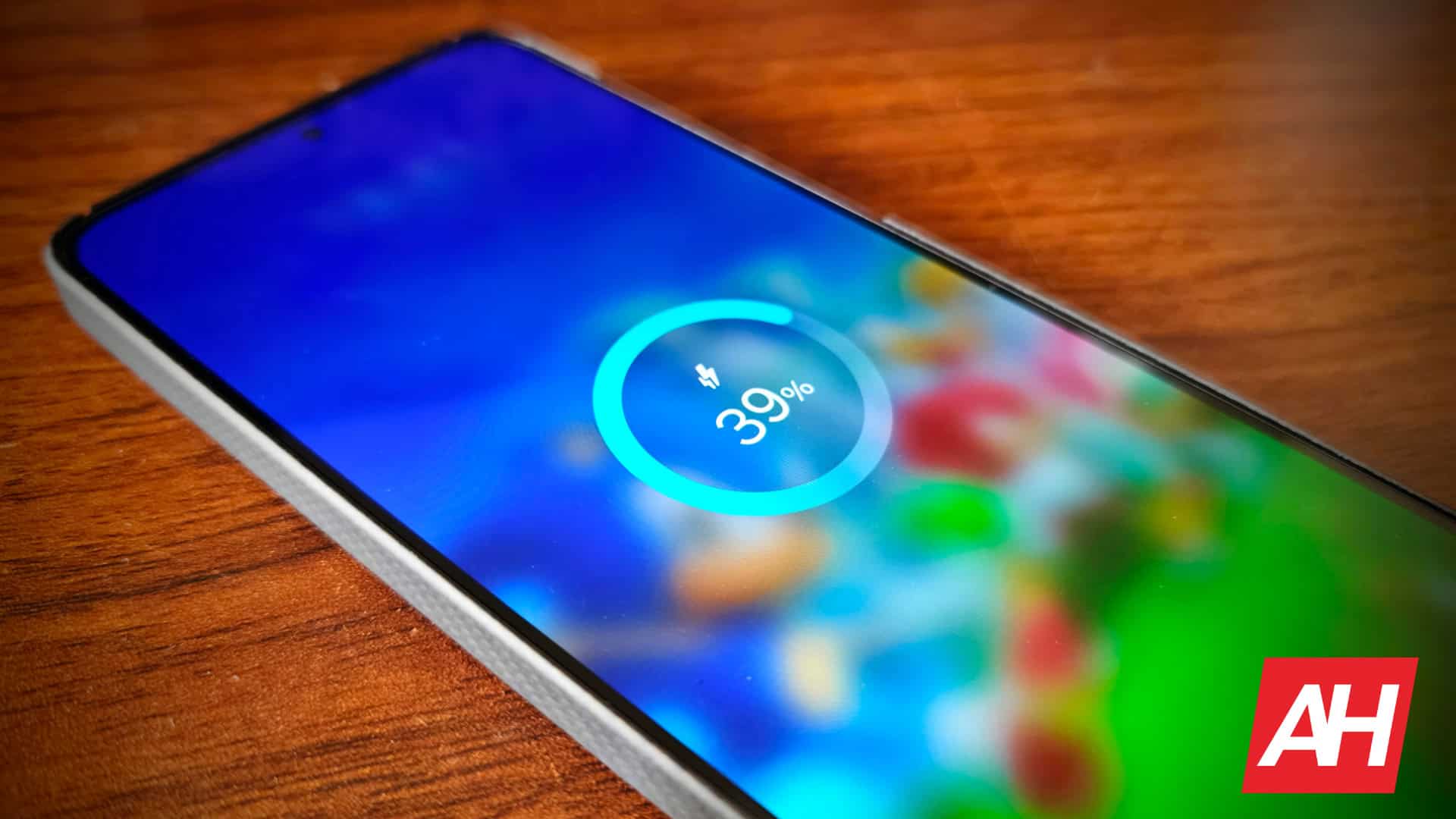 Su teléfono cargará completamente cada 2 semanas con el límite de carga
