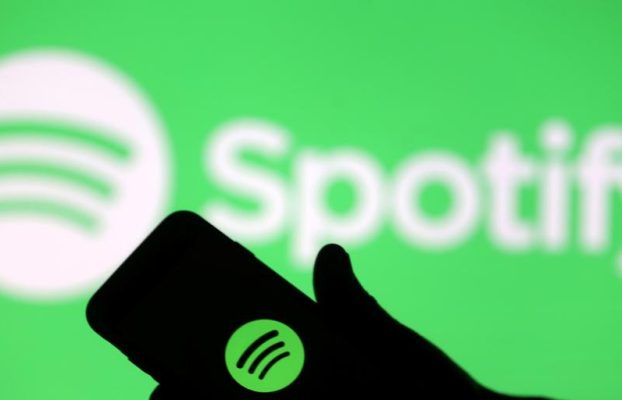 Spotify bloquea cuentas de usuarios que usaban APK piratas para acceder al Premium