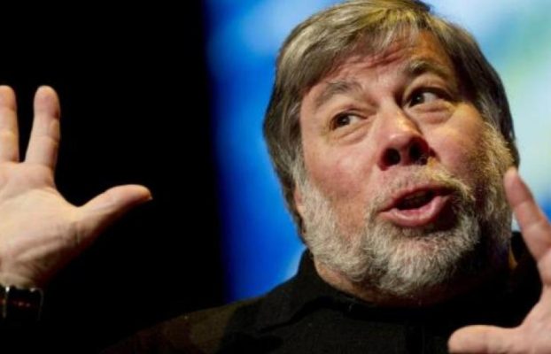 Steve Wozniak le da con todo a Elon Musk: «no sé que tiene en la cabeza»