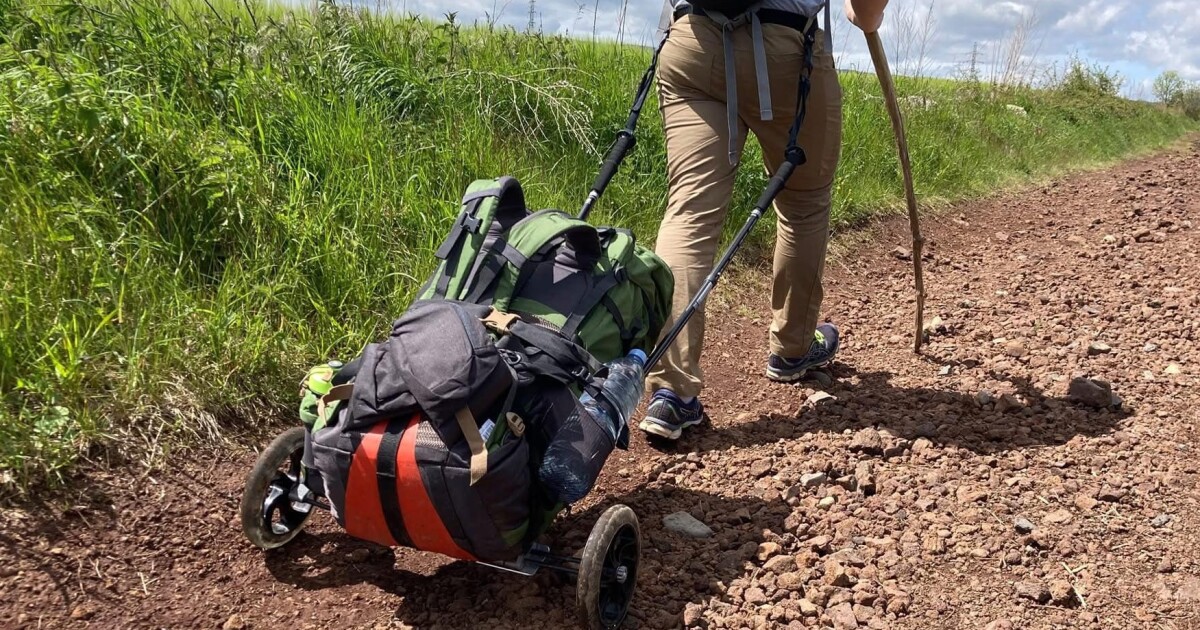 El trailer de Expedition Man se convierte en una mochila para un terreno innecesable