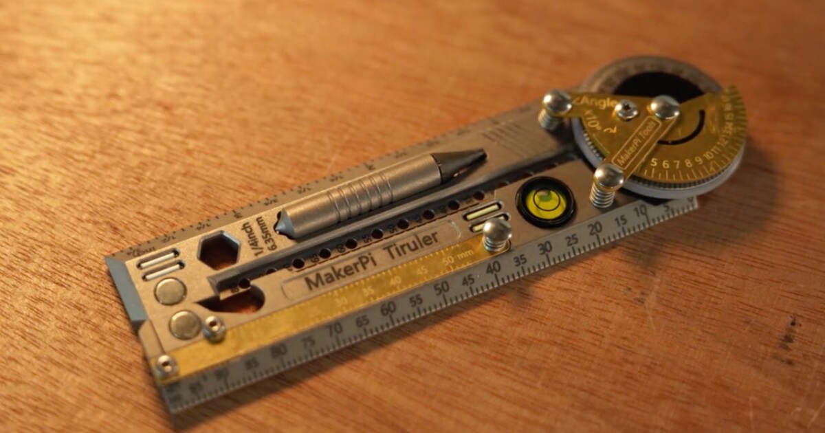 Titanium Triruler de diez funciones MultiTool es una regla para gobernarlos a todos