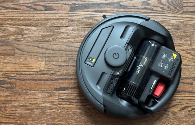 El basurero de esta aspiradora de robot se duplica como una aspiradora de mano (y está a la venta)