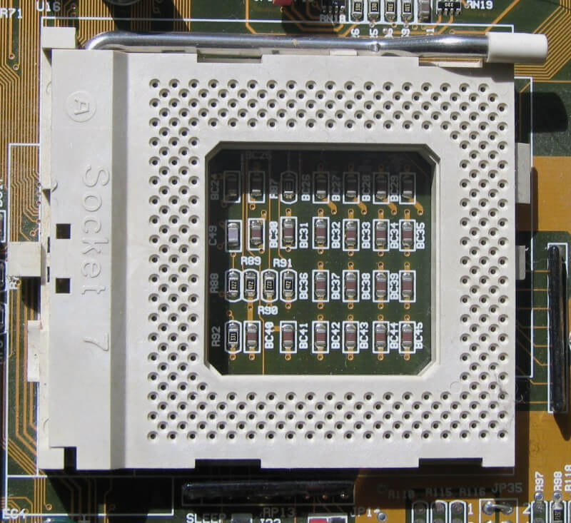 ¿Qué socket CPU admitió los procesadores Intel y AMD?