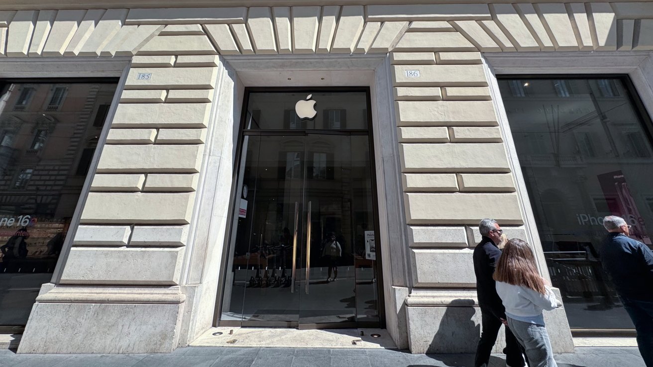 Dentro de Apple a través de Del Corso: la tienda de Roma que también es un museo