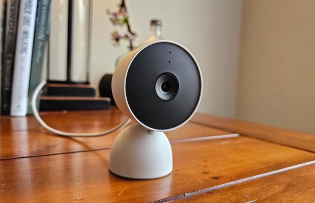 Nuestra cámara de seguridad de Google Nest favorita está a la venta con un 30 por ciento de descuento.