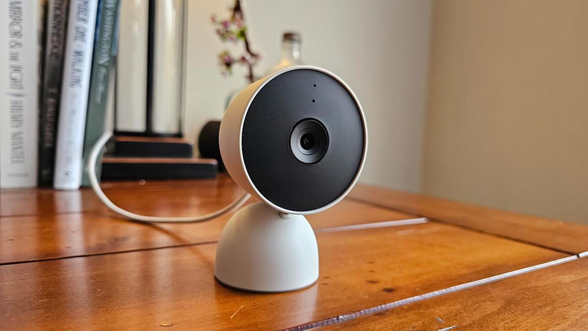 Nuestra cámara de seguridad de Google Nest favorita está a la venta con un 30 por ciento de descuento.