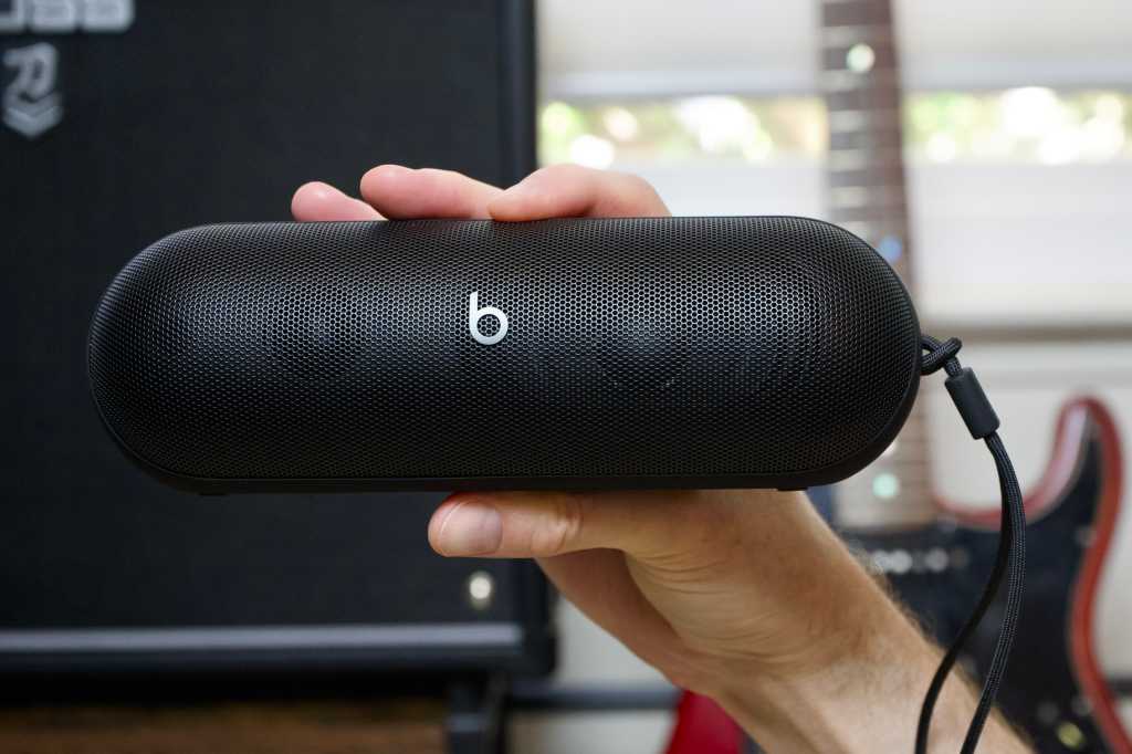 Prepárese para el verano con el altavoz portátil Beats Pill, ahora 33% de descuento