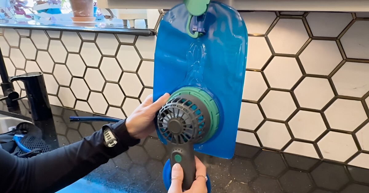 El ventilador seco mantiene las vejigas del paquete de hidratación secas y sin moho