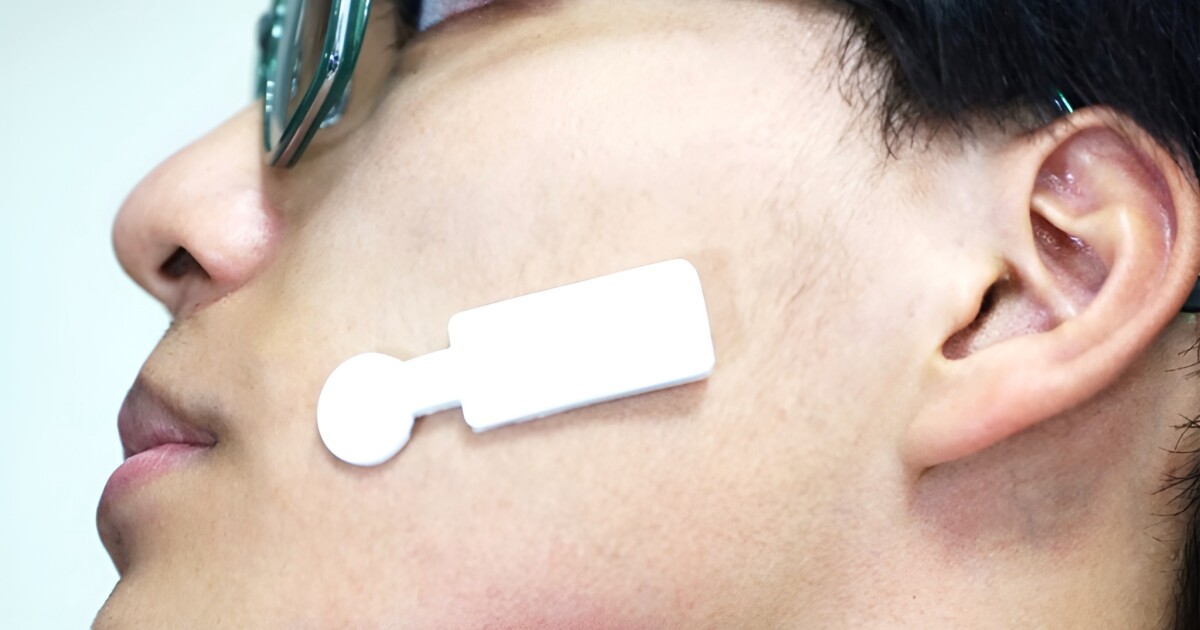La pegatina facial que evalúa la emoción actúa como un anillo de humor