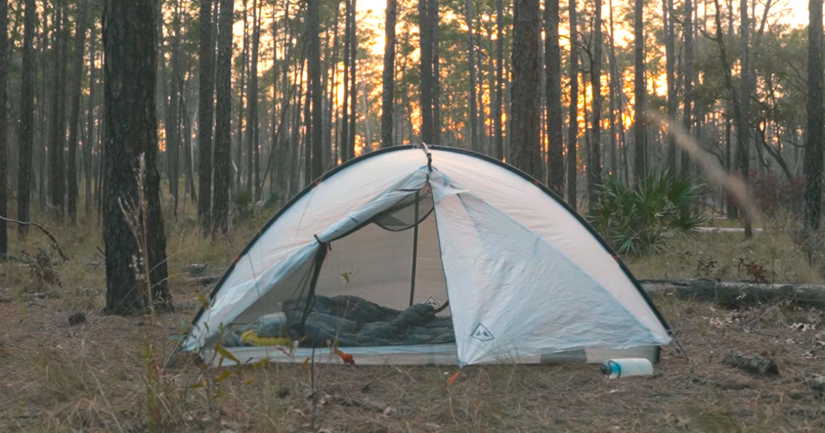 La carpa de Dyneema de Hyper-Light X-Frame coquetea con 2 lb, cuesta una pila