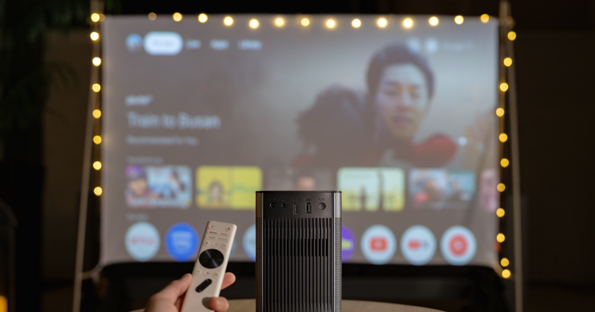 La pantalla del proyector al aire libre XGIMI completa la imagen de las noches de cine