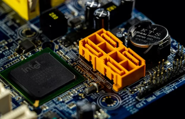 Si su PC tiene dos unidades SATA instaladas y en ejecución, ¿cuál es el maestro?