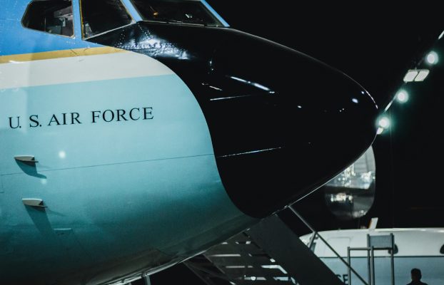 El avión de $ 400 millones de Qatar ofrece como GRATIS Air Force One Stop-Gap, pero las revisiones de seguridad y tecnología costarían millones