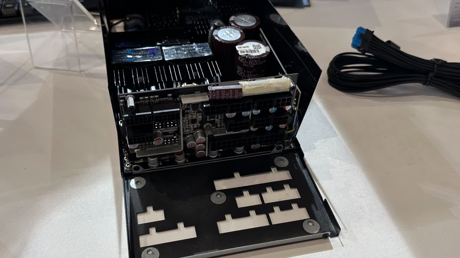 La próxima PSU de Seleelic tiene como objetivo dejar de fusión de cables de energía GPU