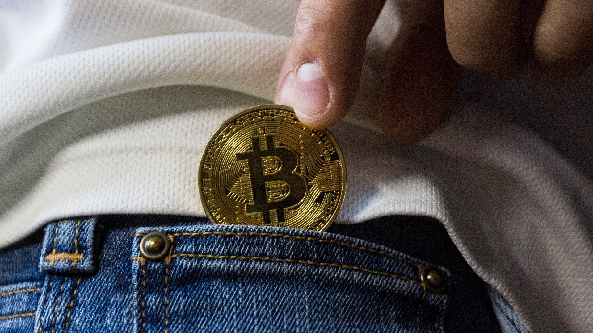 Los usuarios de Facebook están siendo engañados para que descarguen malware a través de sitios criptográficos falsos y promociones dudadas de celebridades