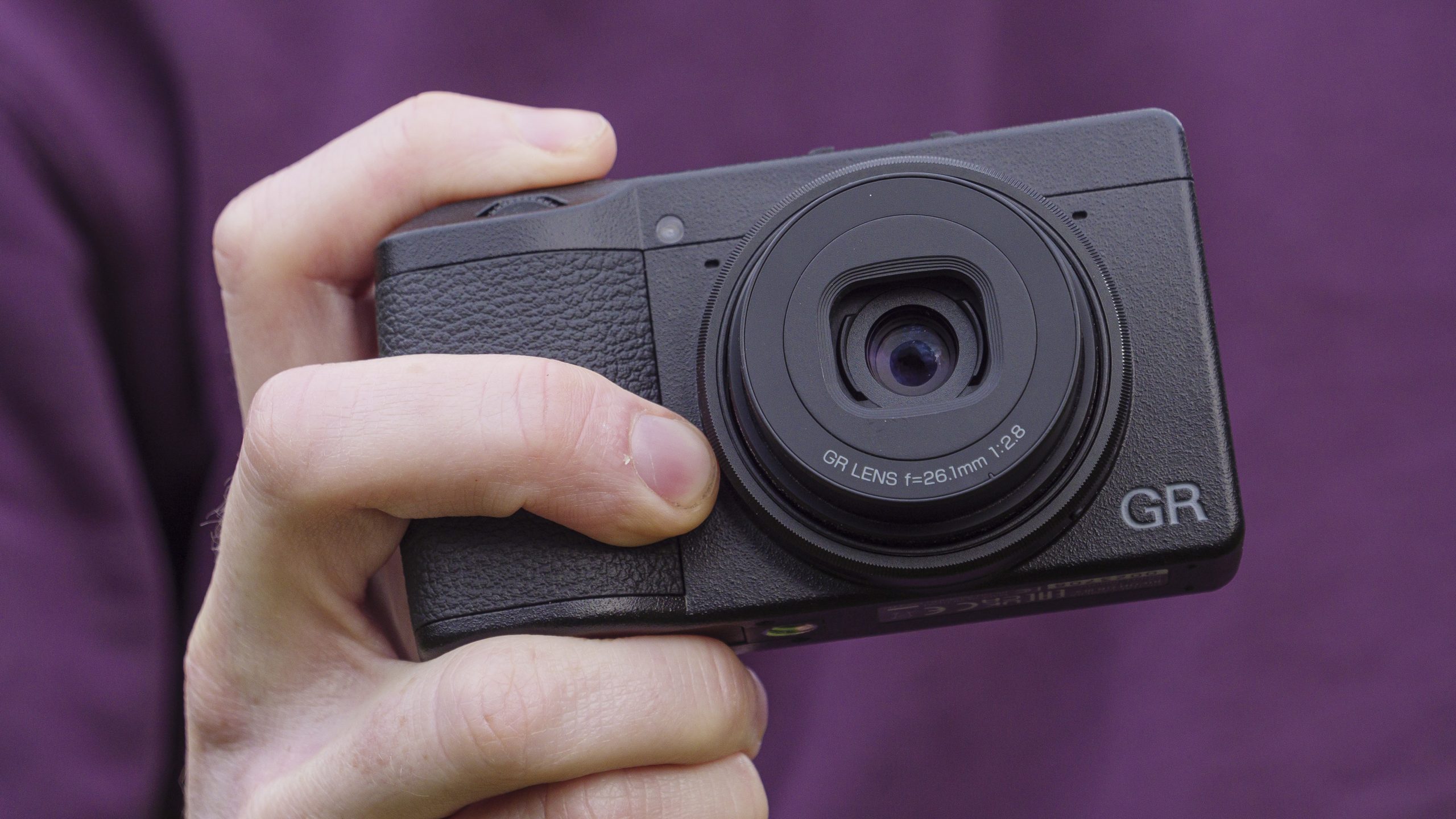 Ricoh confirma que GR IV Premium Compact se lanzará más adelante este año: esto es lo que sabemos sobre el rival Fujifilm X100VI
