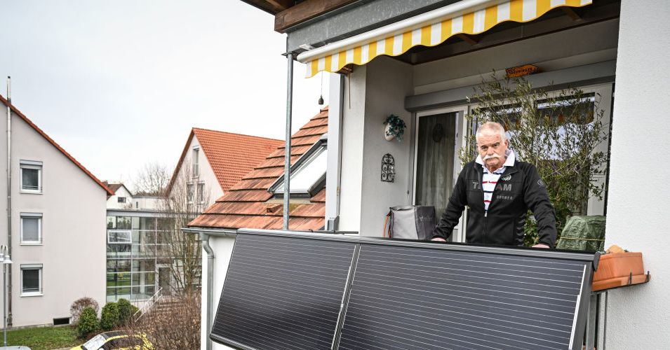 Por qué los paneles solares de balcón no han despegado en los EE. UU.