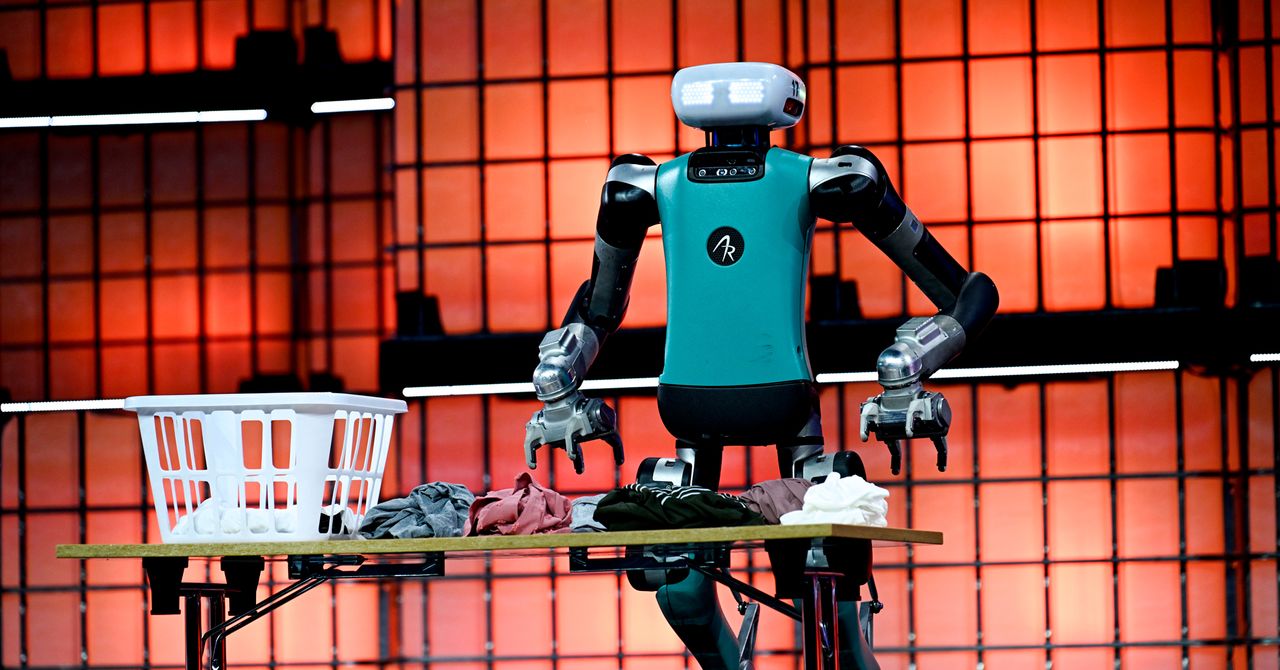 2025 es el año del trabajador de la fábrica de robots humanoide