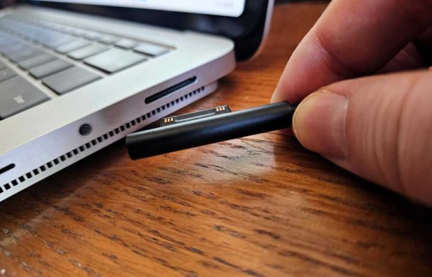 Las nuevas PC de Surface de Microsoft zanja 11 años de compatibilidad de cargadores para USB-C