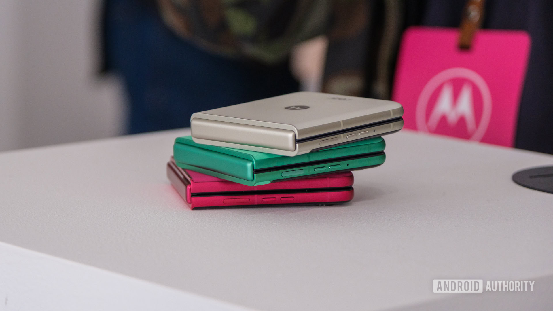 Ahora mismo puede obtener el Motorola Razr 2025 gratis