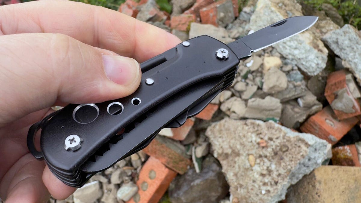 Probé los $ 13 multitool que todos compran en estos días. Aquí está mi veredicto