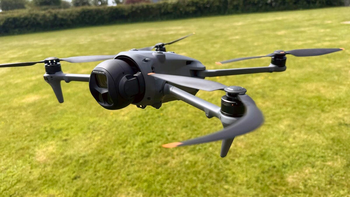 Probé el último dron insignia de DJI, y es directo del futuro (con una advertencia)
