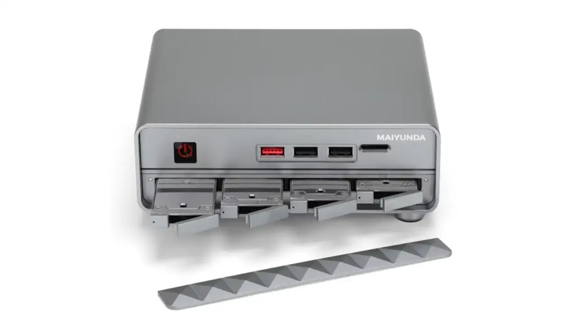 Este pequeño NAS incluye 32TB de almacenamiento SSD, 4 puertos LAN y un Disciportport, pero ¿quién está usando eso realmente?