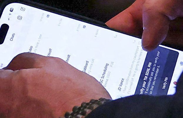 El clon de señal utilizado por Mike Waltz hace pausas después de los informes que fue pirateado