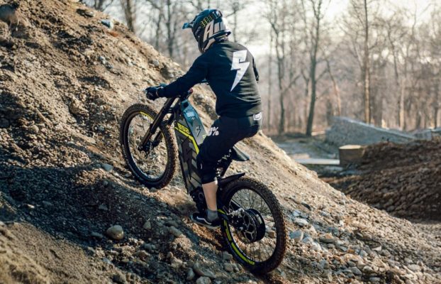STEALTH B-52R La bicicleta eléctrica golpea 62 mph con el doble de potencia