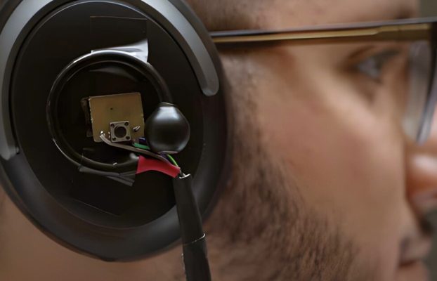 Los auriculares innovadores traducen varios idiomas en tiempo real