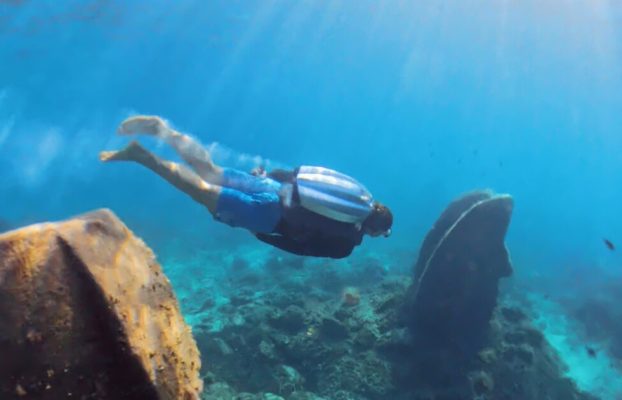 Cudajet Wearable submarino Jetpack aumenta las aventuras de buceo gratuitas