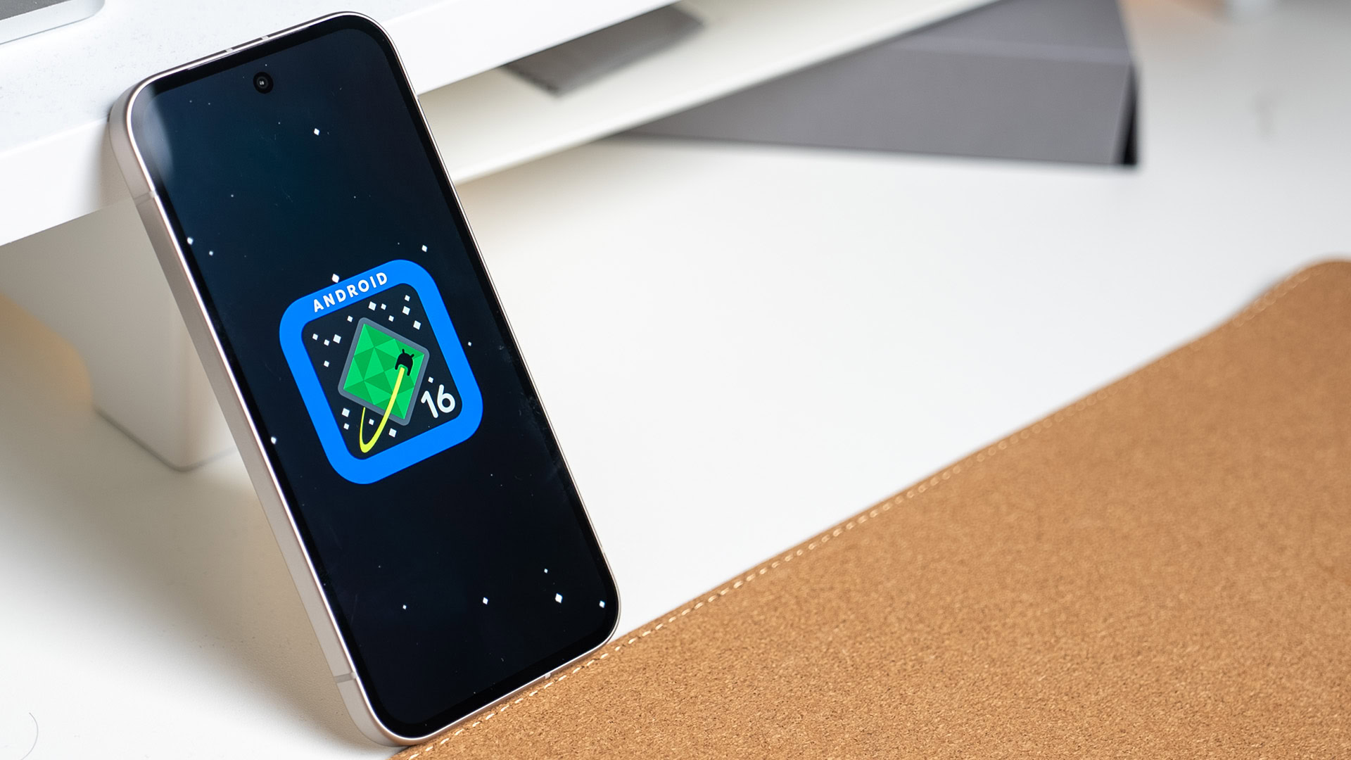 La programación de modo oscuro personalizado es confiable nuevamente en la última beta de Android 16