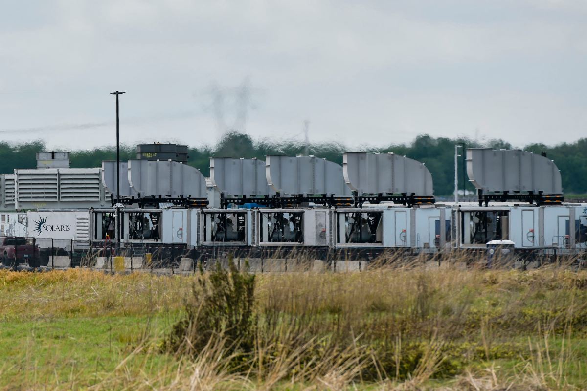 XAI obtiene permisos para 15 generadores de gas natural en Memphis Data Center