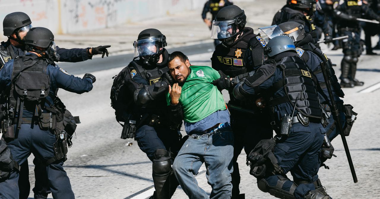 Las redes sociales ahora son un sistema de alerta de bricolaje para redadas de hielo