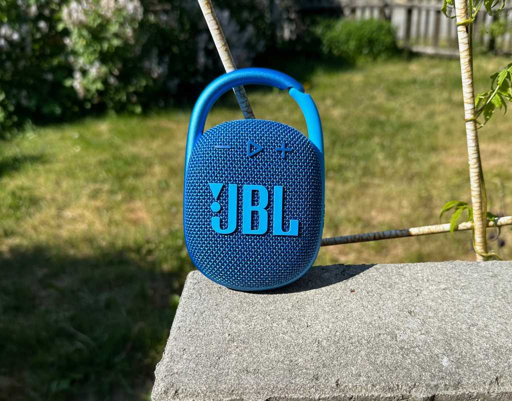 Este altavoz JBL es impermeable, portátil y 52% de descuento