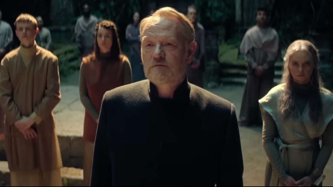 Un señor de la guerra trae caos en el trailer de Foundation S3