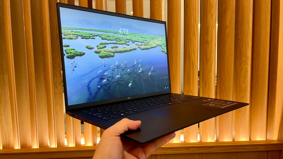 Esta computadora portátil LG ultraportable le da a MacBook Air algo de competencia seria, y está a la venta