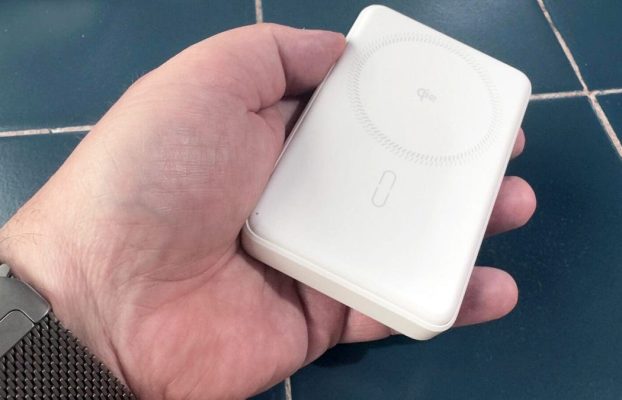 Nunca pensé que alabaría un banco de energía de Kickstand, hasta que probé este