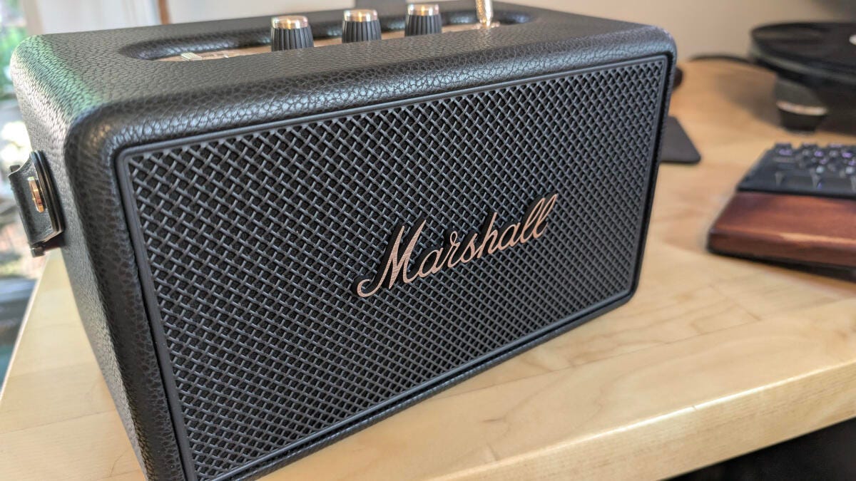 Este altavoz Marshall Bluetooth suena mejor que los sistemas de audio que cuestan cientos más
