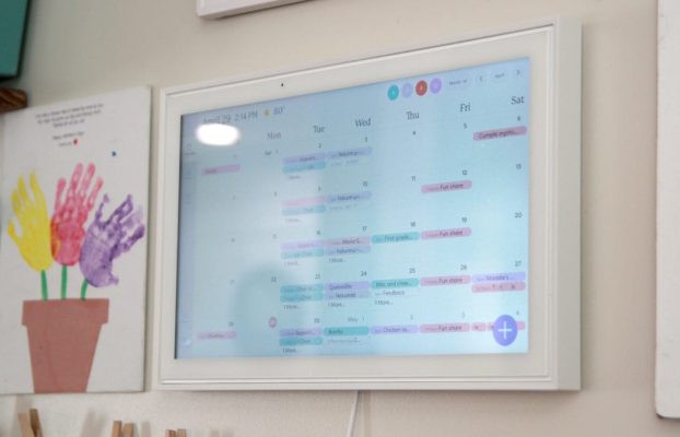 El calendario de tragaluz es perfecto para familias ocupadas, y lo suficientemente fácil para que los niños los usen