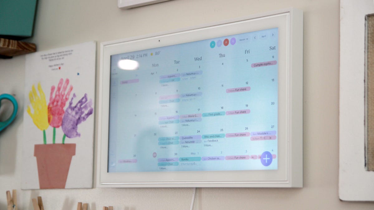 El calendario de tragaluz es perfecto para familias ocupadas, y lo suficientemente fácil para que los niños los usen